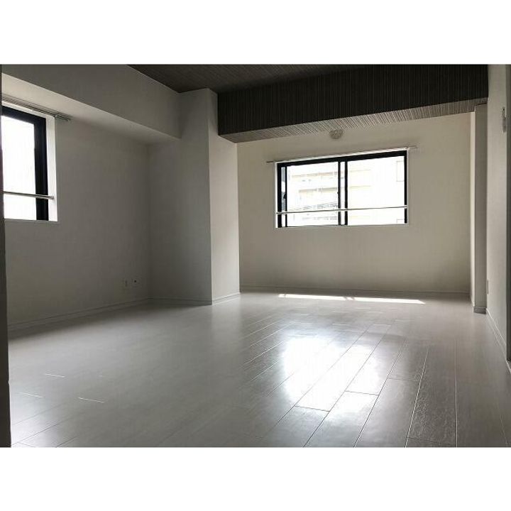 柏芳ビル参号館の内装