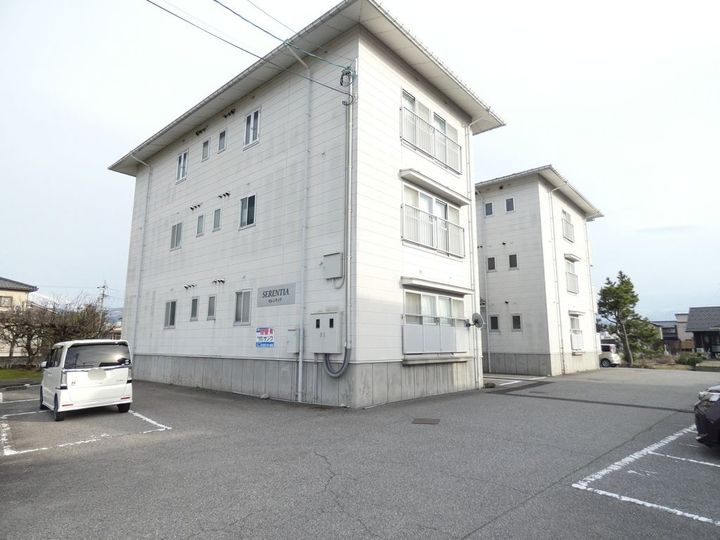 セレンティアの外観