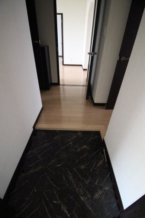 湘南長沢グリーンハイツ5-8の玄関