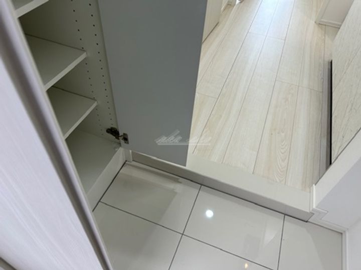 神奈川県横浜市西区浜松町(マンション)の賃貸物件の玄関