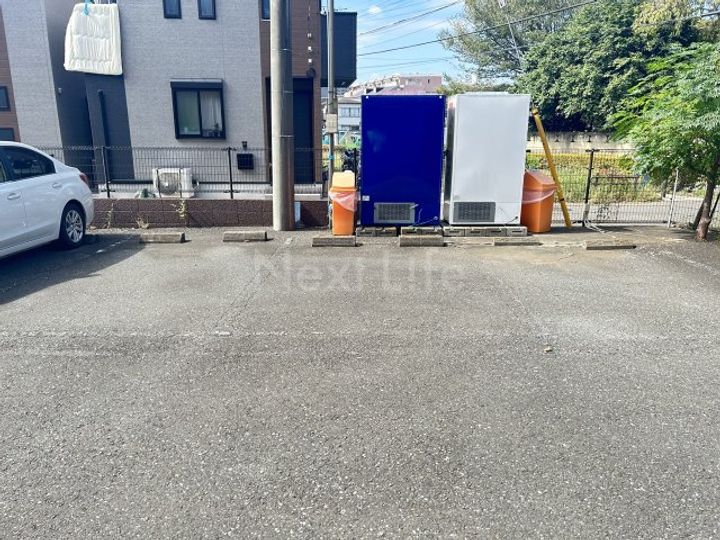 サンアベニュー師岡の地図