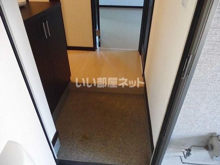 レインボーハウスファミール新中野の玄関