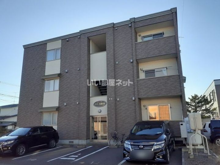 レインボーハウスファミール新中野の外観