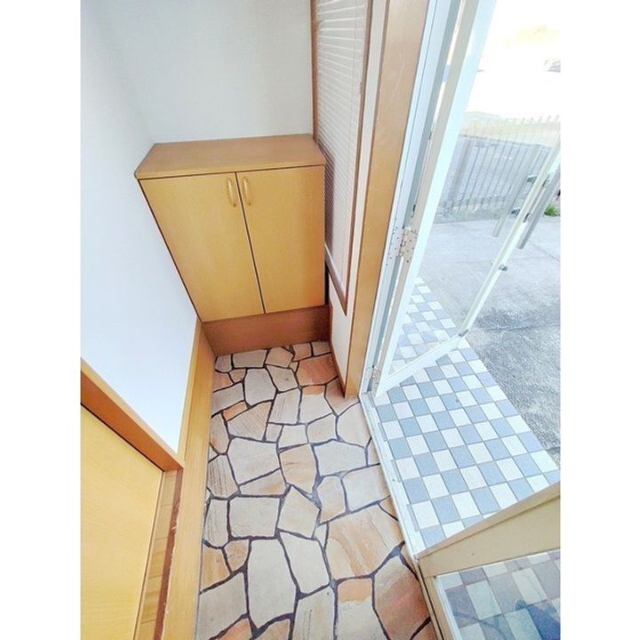 牛川アパートの玄関