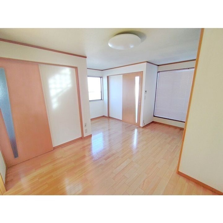 牛川アパートの居間