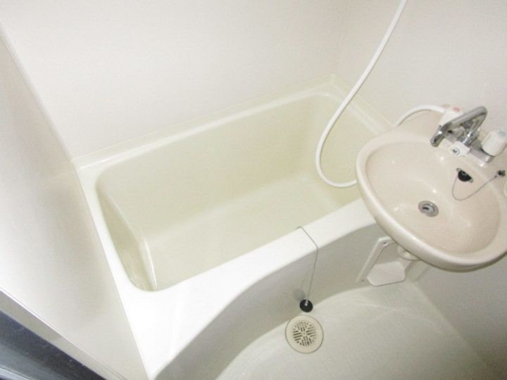 レオパレスアポロ(28029)の風呂