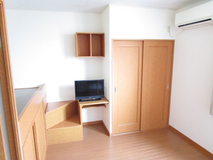 レオパレスアポロ(28029)の居間