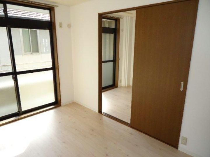 愛知県高浜市二池町4(アパート)の賃貸物件の居間