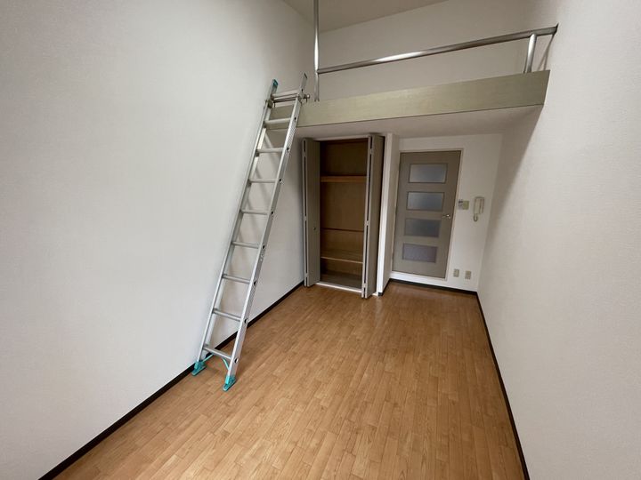 ジュネスの居間