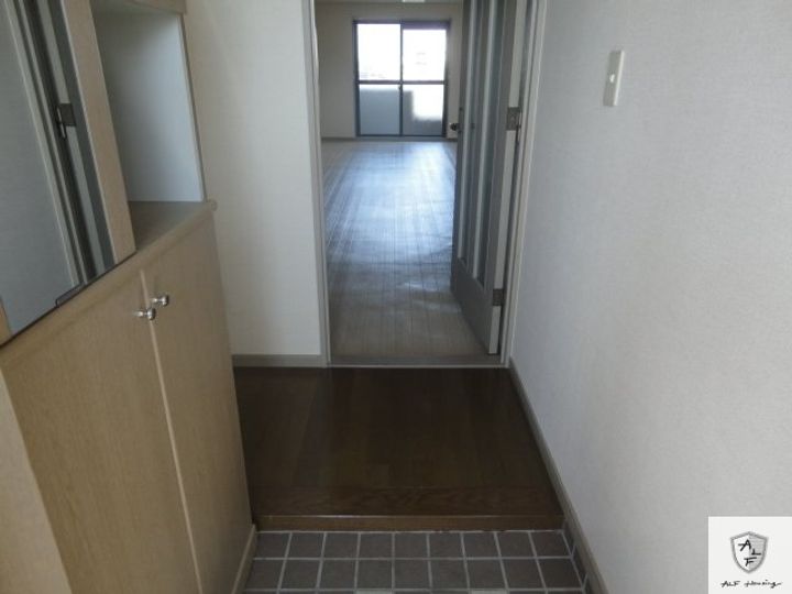 タウンロイヤルの玄関