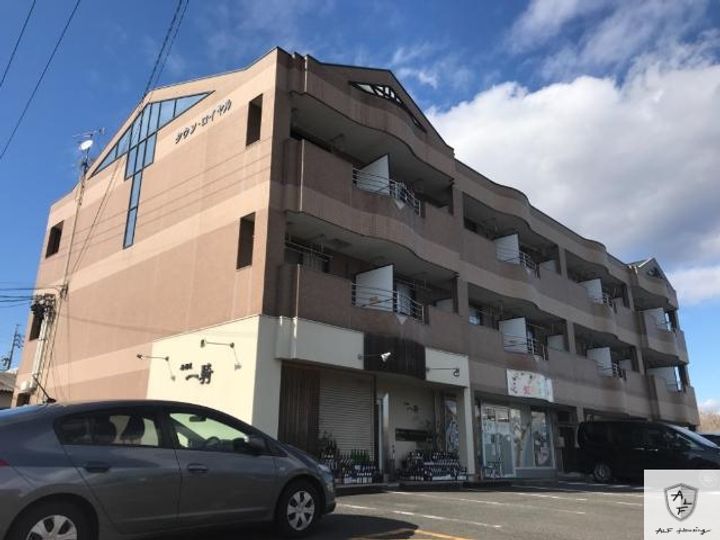 タウンロイヤルの外観