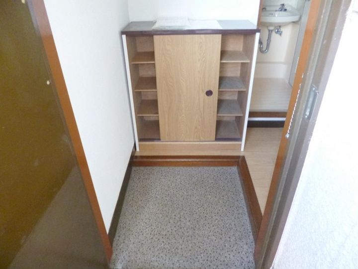 粉川マンションの玄関