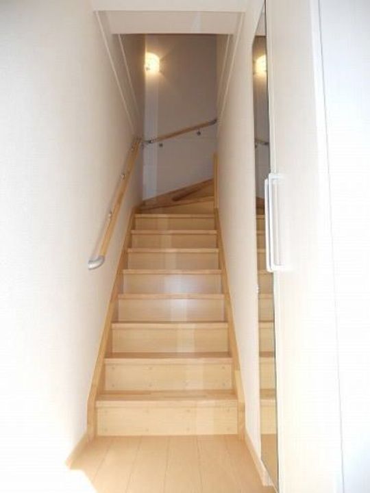 ソレイユ土山Iの玄関