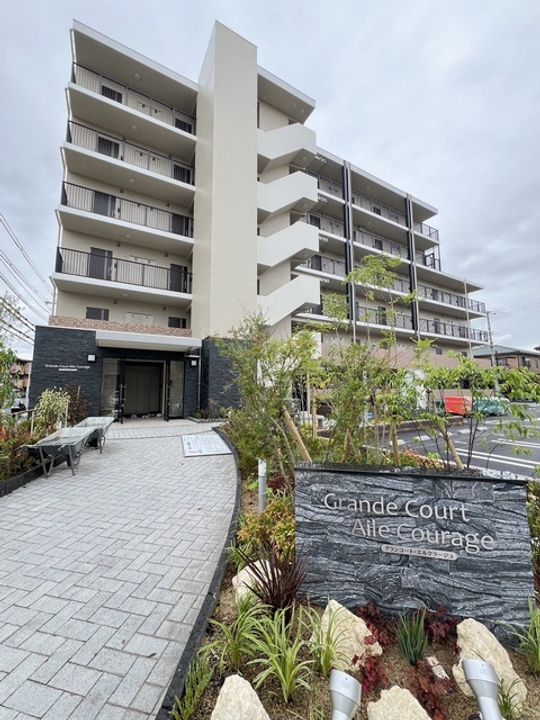 グランコート・エルクラージュの外観