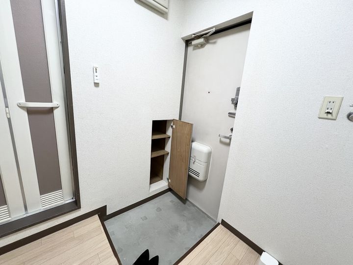 セイラBOX東貝沢Aの玄関