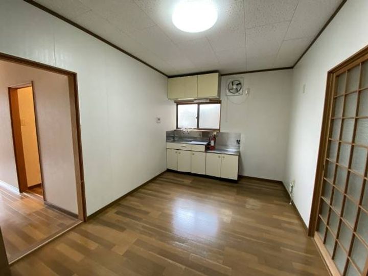 ハイツオカベの居間