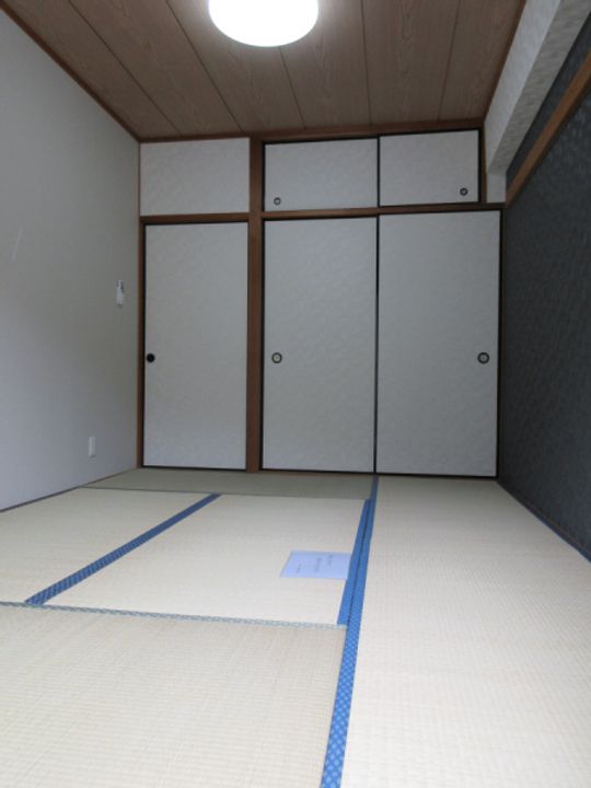 ロイヤルコート山の街の内装