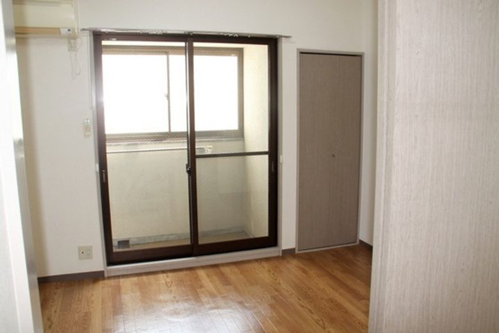 大学町マンションの居間