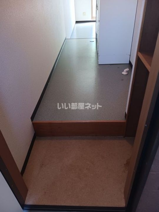 京都府舞鶴市字吉野(アパート)の賃貸物件の玄関