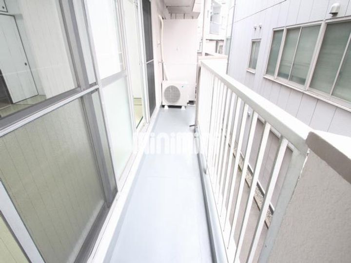 石辰ビルの内装