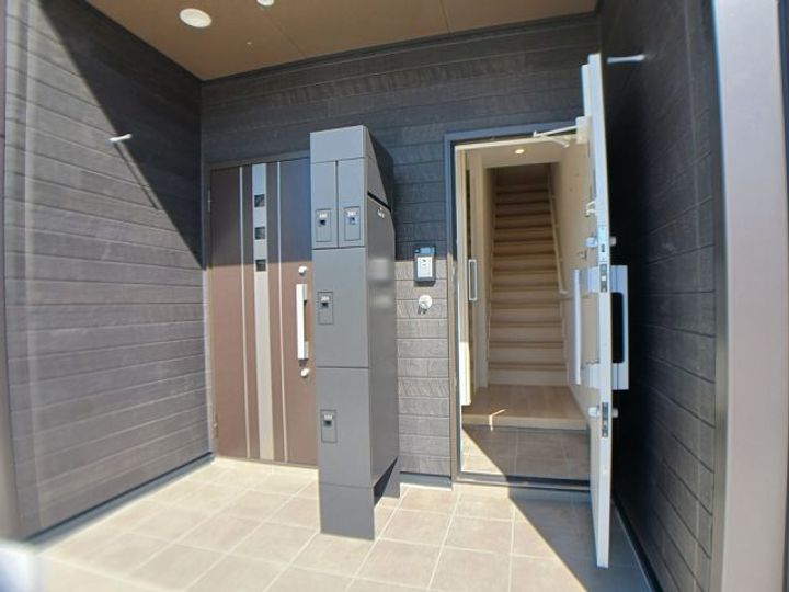 岐阜県岐阜市南鶉1(アパート)の賃貸物件の玄関