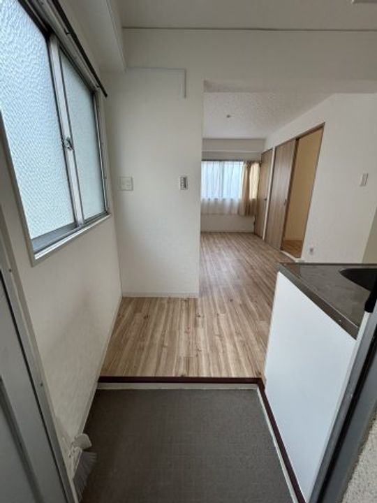 広島県広島市南区仁保新町2(マンション)の賃貸物件の玄関