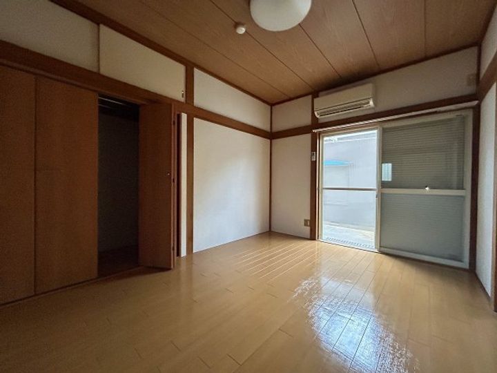エクセルヤザワの内装