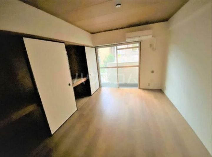 ハイツリヴァ・スターの居間