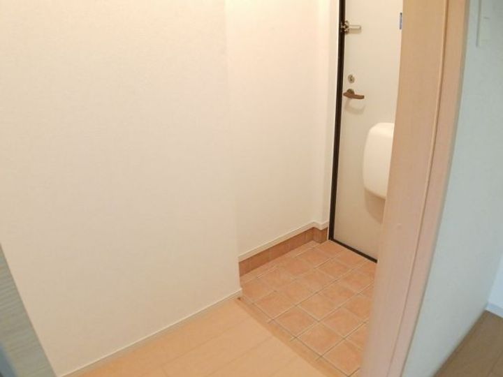 三重県名張市蔵持町里(アパート)の賃貸物件の玄関