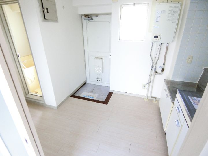 鈴木マンションの玄関