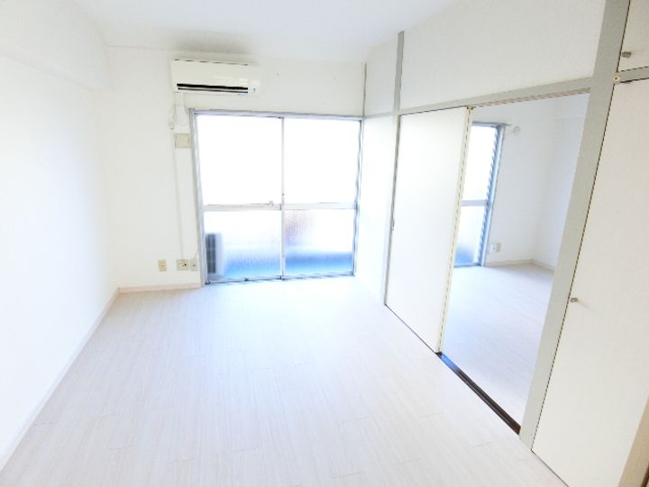 鈴木マンションの居間