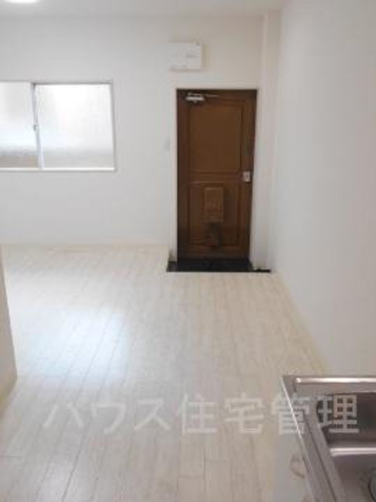 大阪府高槻市富田町5(マンション)の賃貸物件の居間