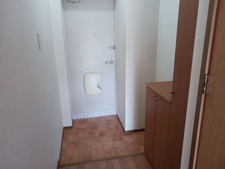 栃木県鹿沼市東町1(アパート)の賃貸物件の玄関