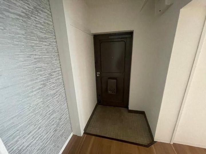 南円明寺ヶ丘団地16棟の玄関