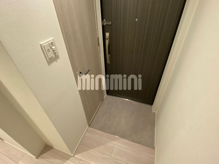 S-RESIDENCE松戸Lichtの玄関