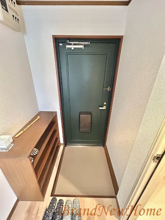 北条マンションの玄関