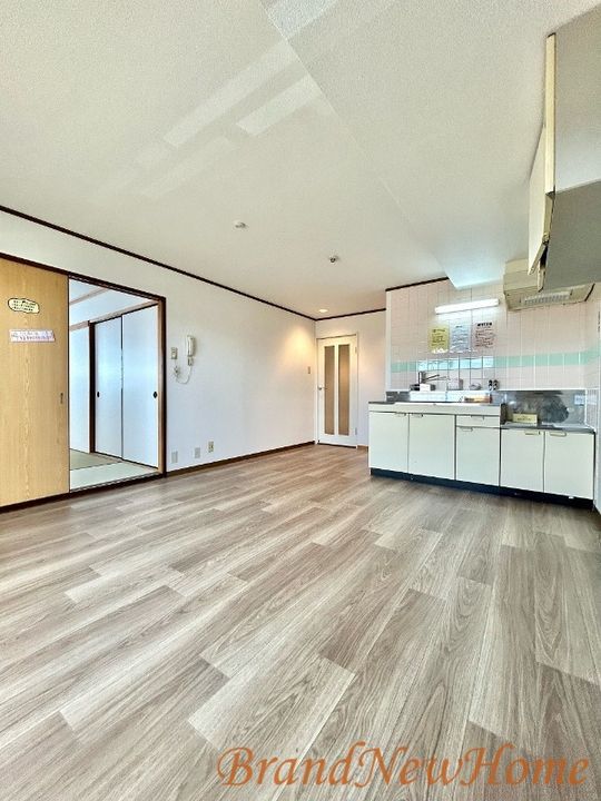 北条マンションの居間