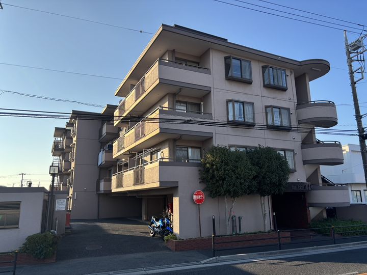 セザール春日部の外観