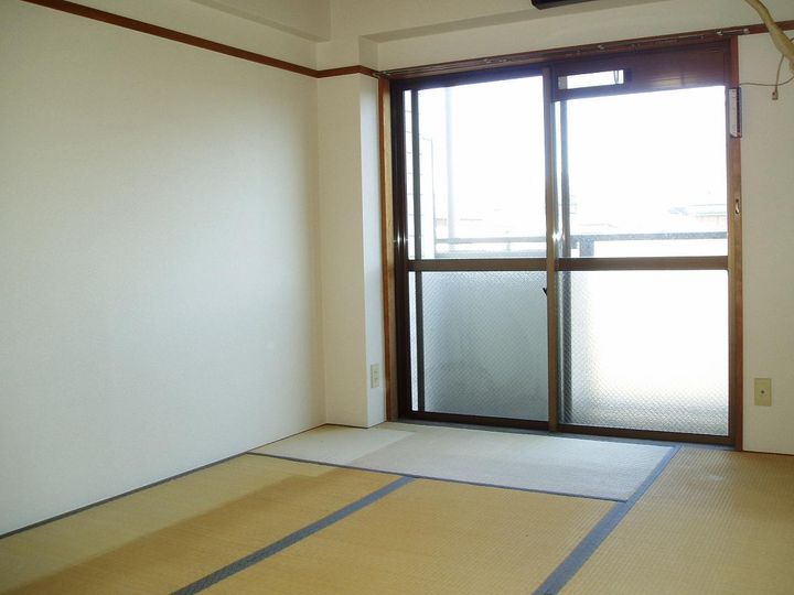 かねこビルの居間