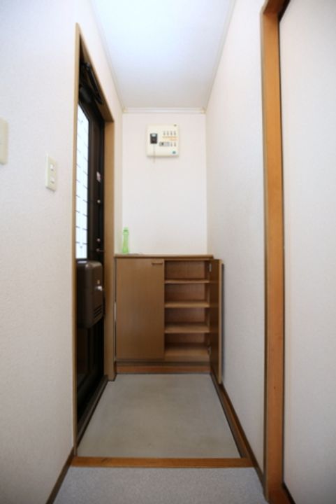 ラフォーレ宮入Bの玄関