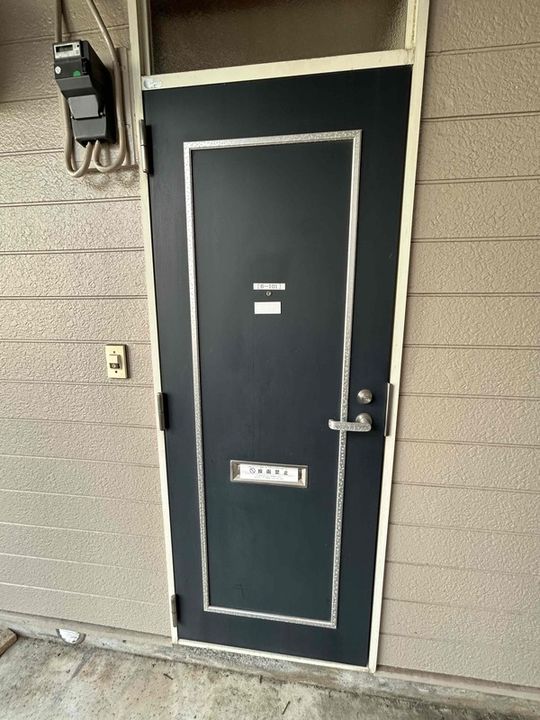 クリスタルハイツVIの玄関