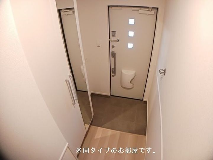 ヴィラ セレニティの玄関