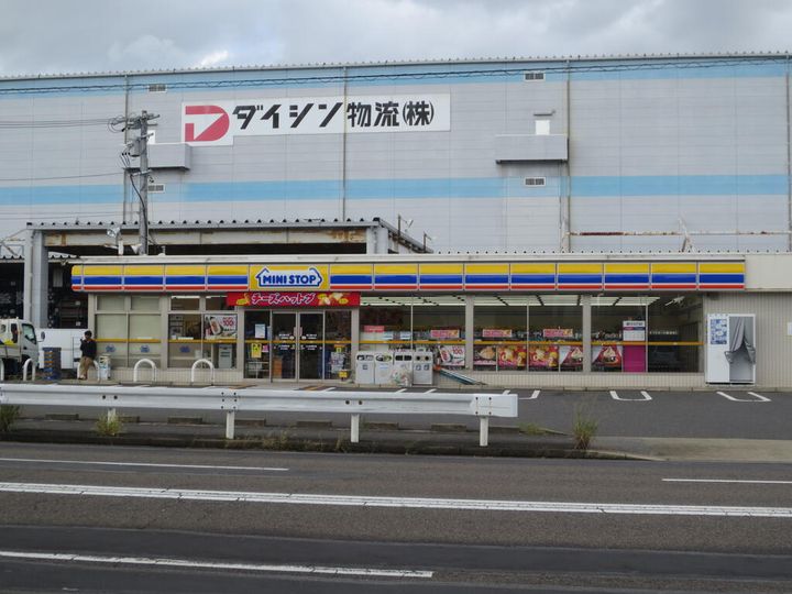 篭屋マンションの周辺