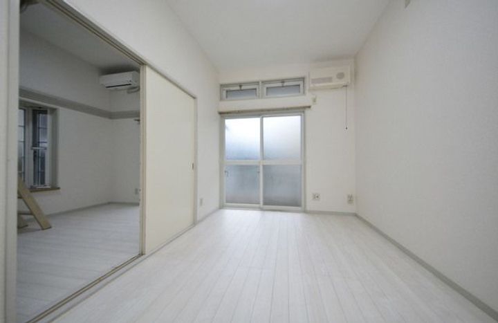 富隆ハイツの居間