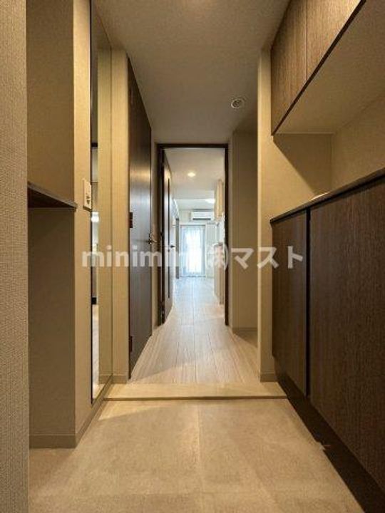 大阪府大阪市西区西本町2(マンション)の賃貸物件の玄関