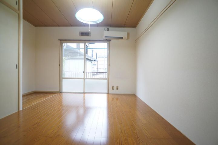 パナハイツ いずみの居間