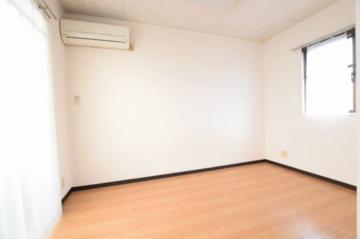 大阪府吹田市千里山西6(マンション)の賃貸物件の居間