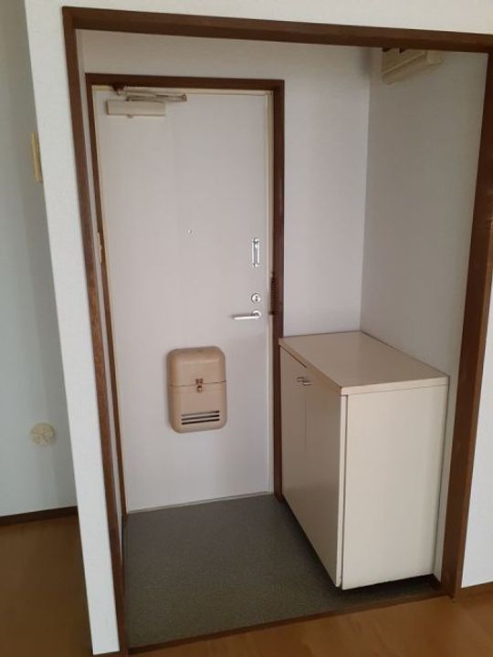 群馬県安中市安中1(アパート)の賃貸物件の玄関