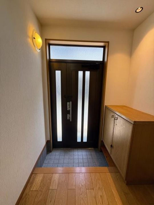 東京都北区滝野川5(一戸建)の賃貸物件の玄関