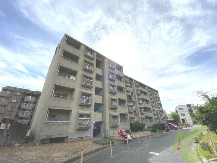 明石貴崎鉄筋住宅10号棟の外観